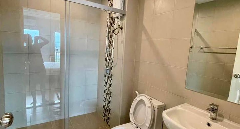 For rent and for sale 2 bedrooms condo in Huai Khwang, Bangkok