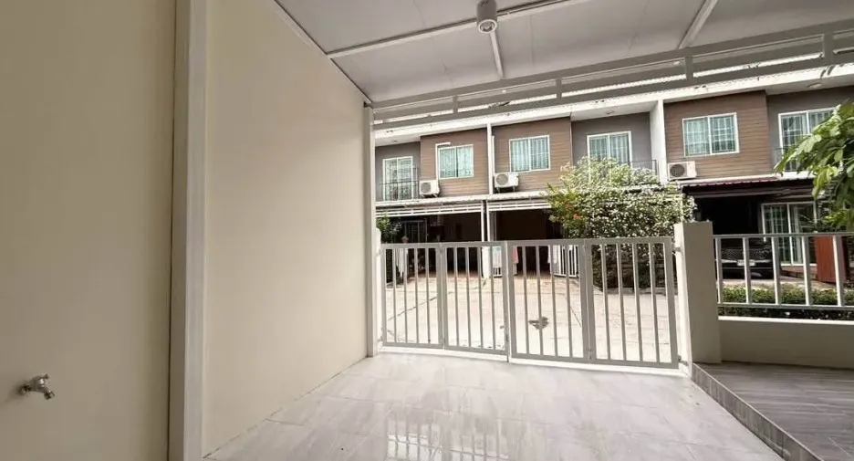 For sale 3 bedrooms townhouse in Bang Phli, Samut Prakan