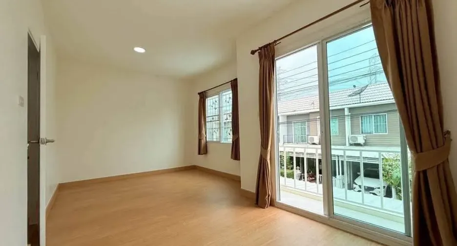 For sale 3 bedrooms townhouse in Bang Phli, Samut Prakan