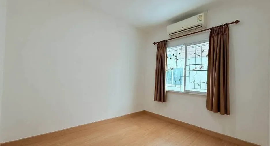 For sale 3 bedrooms townhouse in Bang Phli, Samut Prakan
