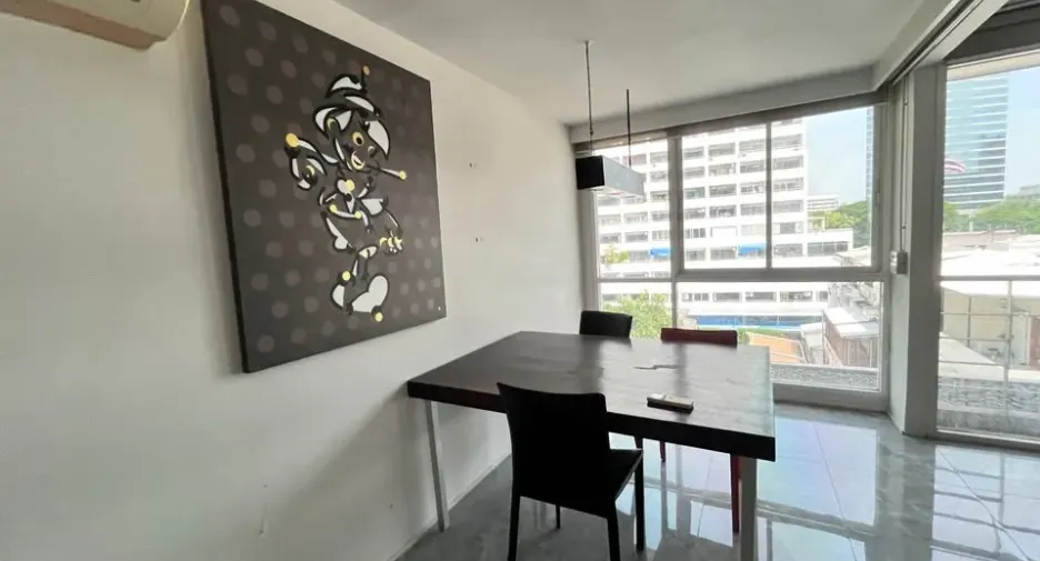 For rent 2 bedrooms condo in Phaya Thai, Bangkok