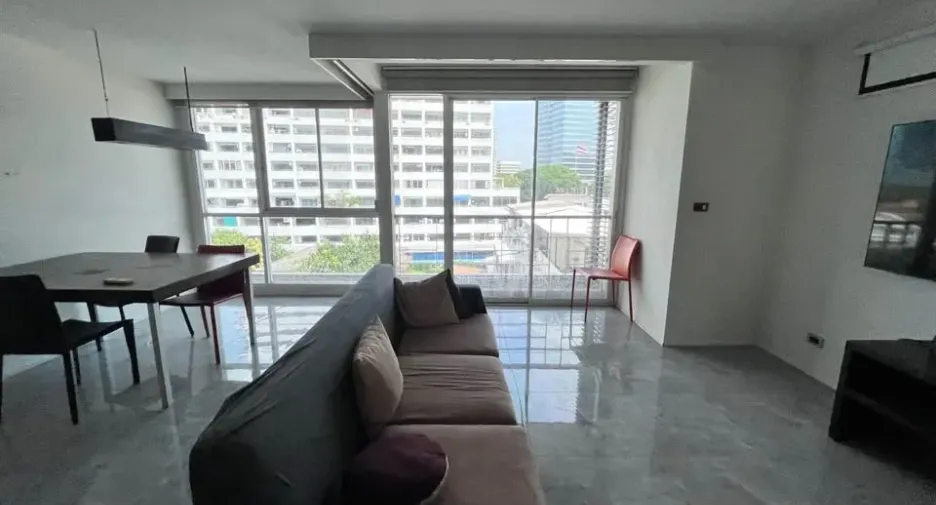 For rent 2 bedrooms condo in Phaya Thai, Bangkok