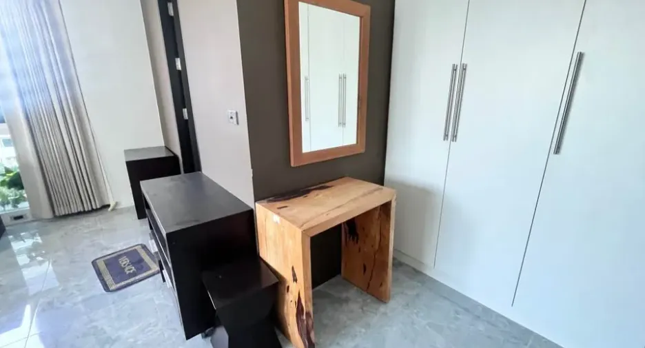 For rent 2 bedrooms condo in Phaya Thai, Bangkok
