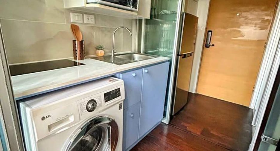 For sale 1 bed condo in Khlong Toei, Bangkok