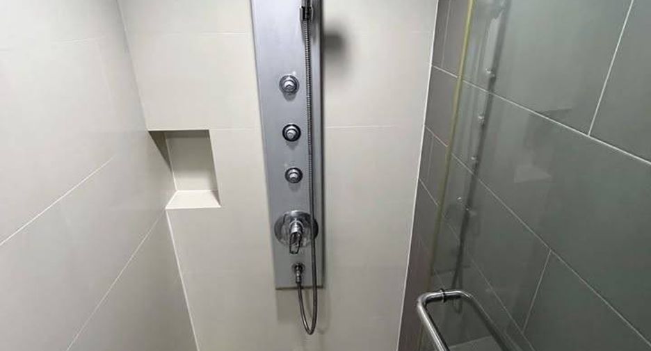 For sale 1 bed condo in Khlong Toei, Bangkok