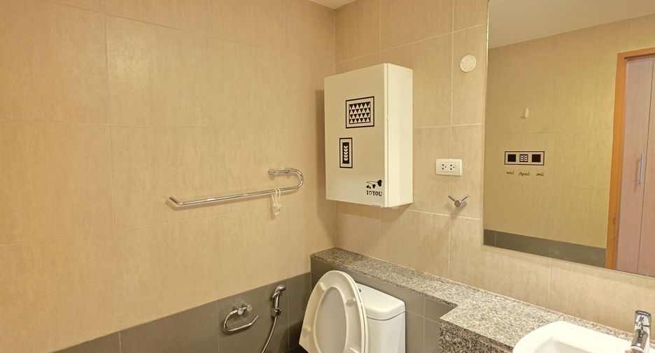 For rent 2 bedrooms condo in Watthana, Bangkok