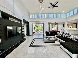 For rent and for sale 4 bedrooms villa in Bang Saray, Pattaya