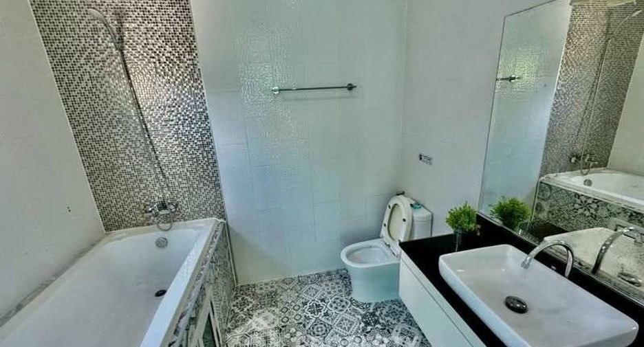 For rent and for sale 4 bedrooms villa in Bang Saray, Pattaya