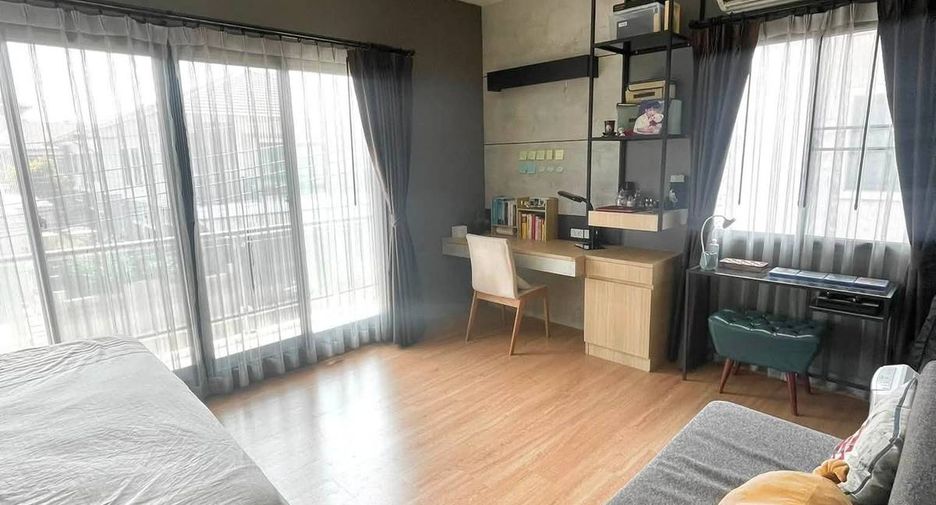 Haus zur Miete und zum Kauf mit 3 Zimmer in Suan Luang, Bangkok