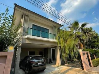 Haus zur Miete und zum Kauf mit 3 Zimmer in Suan Luang, Bangkok