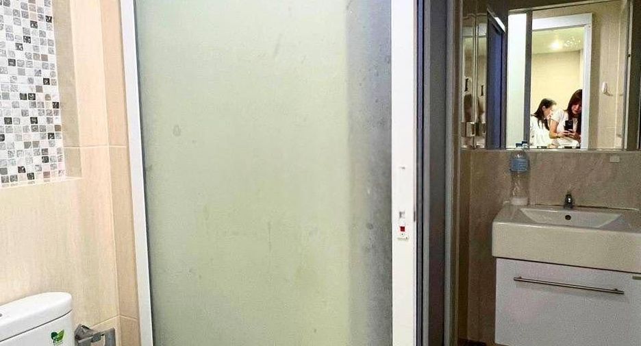 For rent and for sale 2 bedrooms condo in Huai Khwang, Bangkok