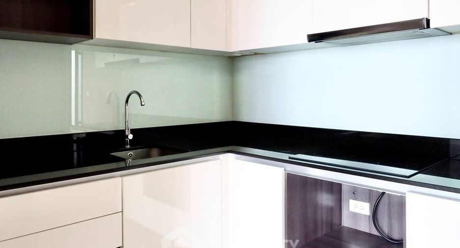 For sale 2 bedrooms condo in Huai Khwang, Bangkok