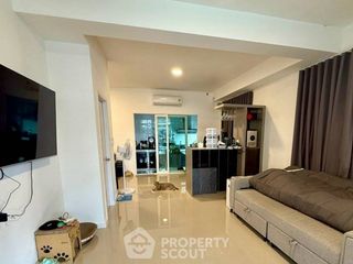 Casa adosada en venta de 3 habitaciones en Sai Mai, Bangkok