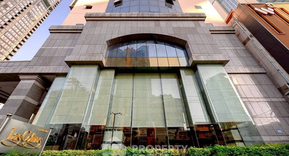 For sale 4 bedrooms condo in Khlong Toei, Bangkok