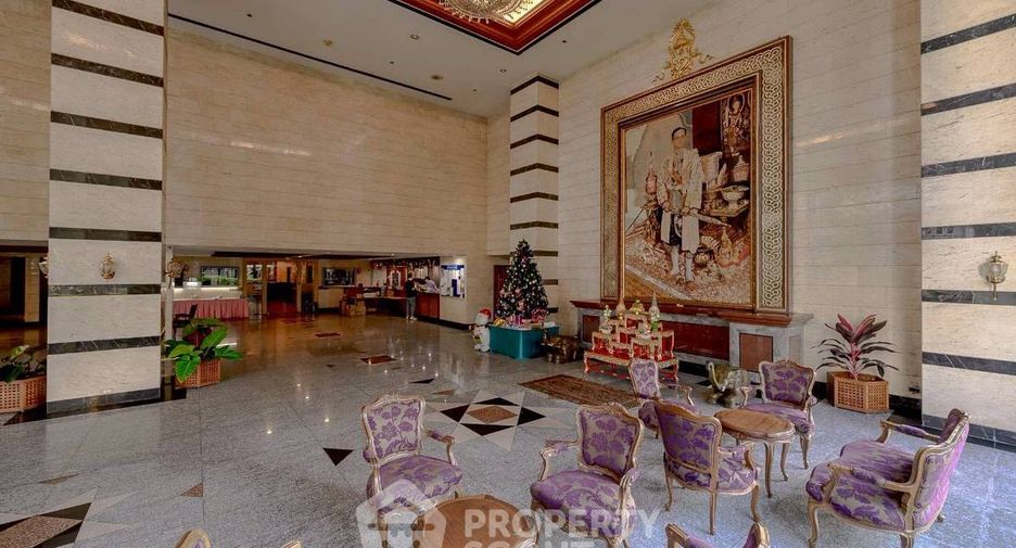 For sale 4 bedrooms condo in Khlong Toei, Bangkok