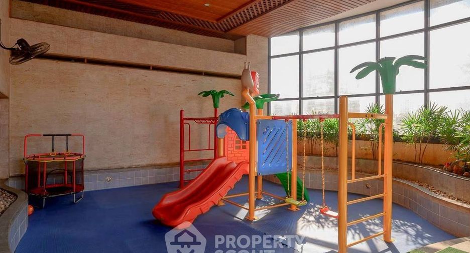 For sale 4 bedrooms condo in Khlong Toei, Bangkok