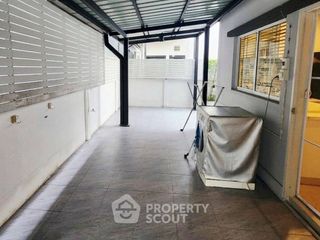 Haus zum Kauf mit 4 Zimmer in Sai Mai, Bangkok