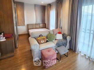 Haus zum Kauf mit 4 Zimmer in Sai Mai, Bangkok