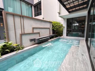 Casa en venta de 4 habitaciones en Bang Kapi, Bangkok