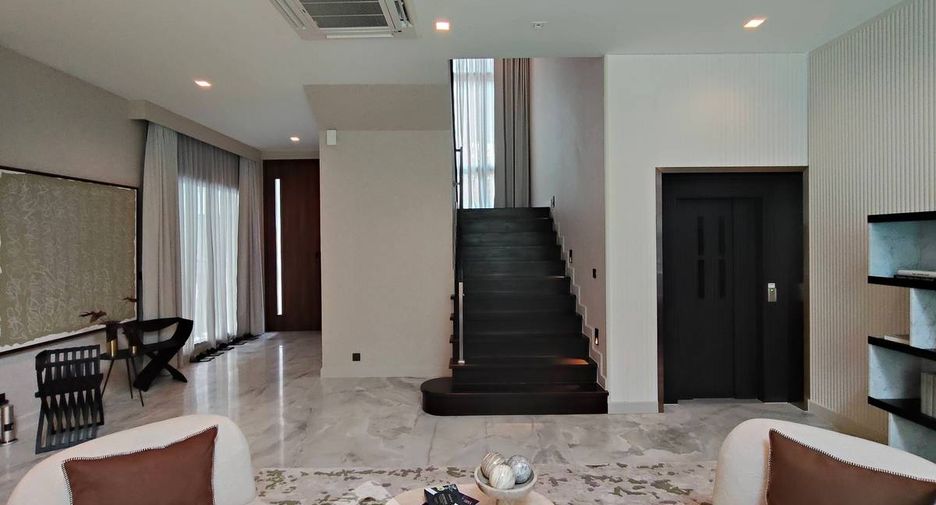 Casa en venta de 4 habitaciones en Bang Kapi, Bangkok