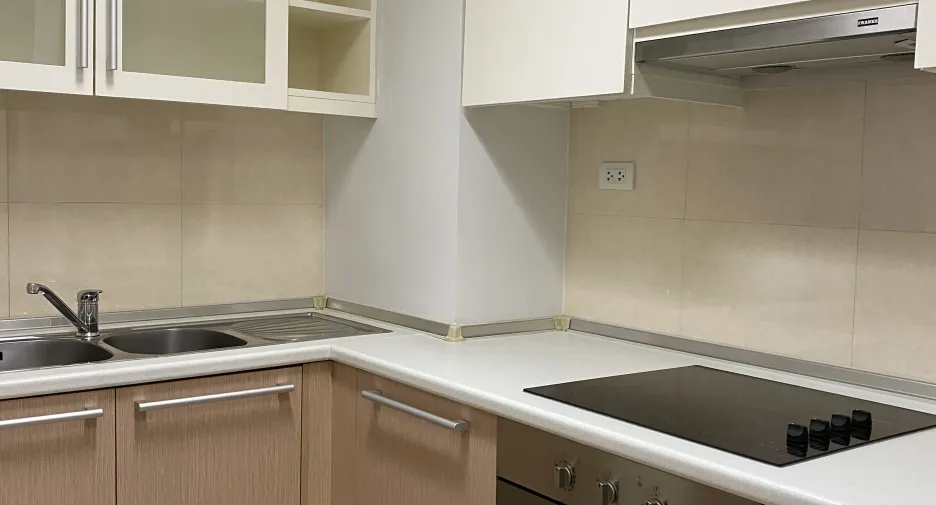 Condo en alquiler de 3 habitaciones en Phra Khanong, Bangkok