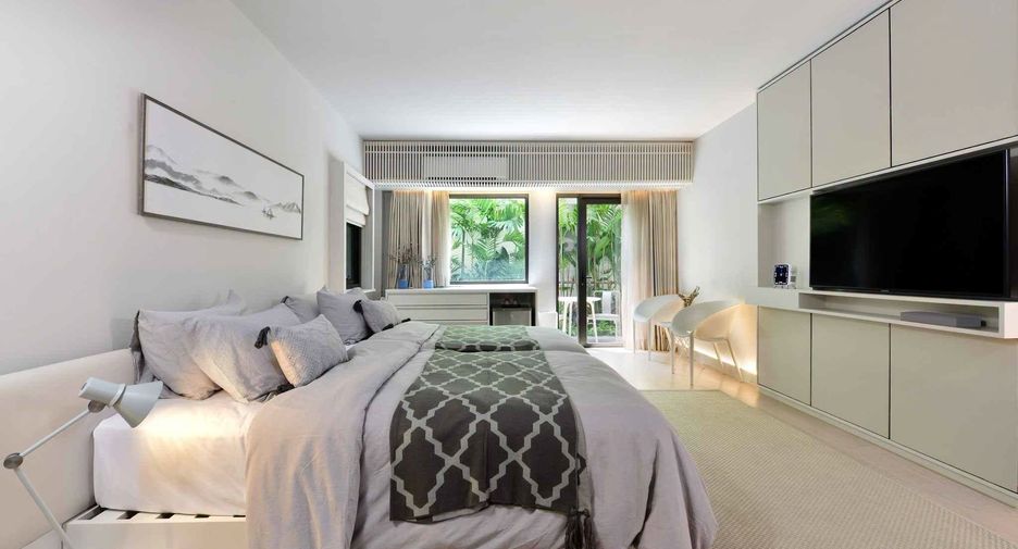 For rent 6 bedrooms villa in Yan Nawa, Bangkok