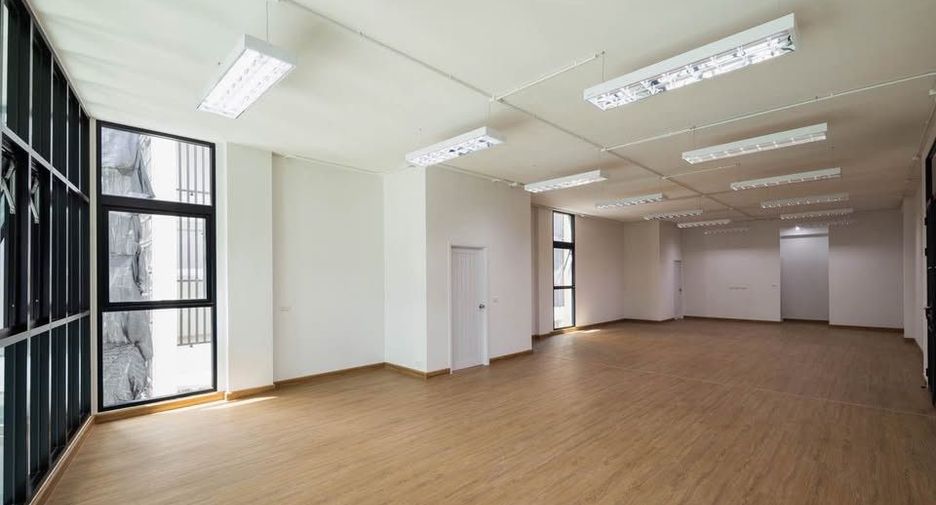 Reihenhaus zur Miete mit 4 Zimmer in Bang Kapi, Bangkok