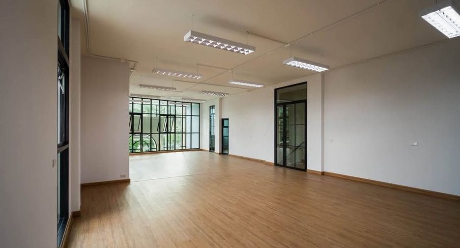 Reihenhaus zur Miete mit 4 Zimmer in Bang Kapi, Bangkok