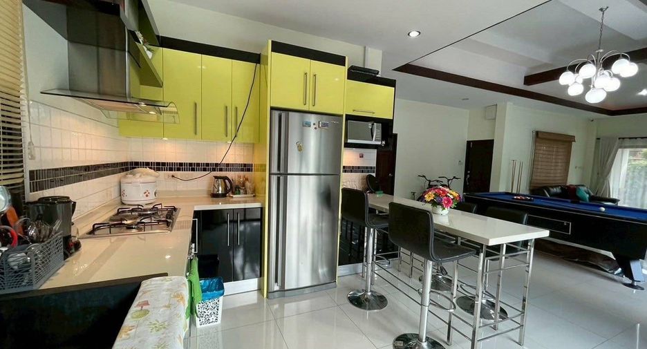 For rent 4 bedrooms villa in Huay Yai, Pattaya