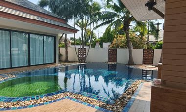 For rent 4 bedrooms villa in Huay Yai, Pattaya