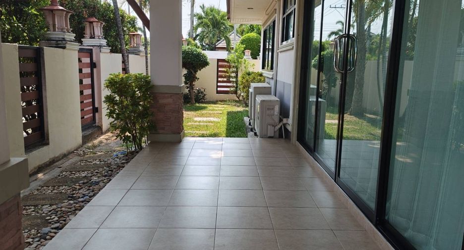 For rent 4 bedrooms villa in Huay Yai, Pattaya