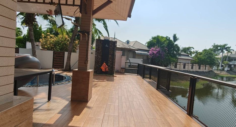 For rent 4 bedrooms villa in Huay Yai, Pattaya