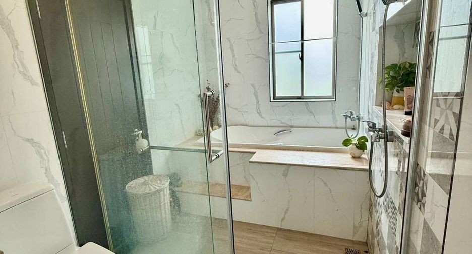 Haus zum Kauf mit 4 Zimmer in Sai Mai, Bangkok