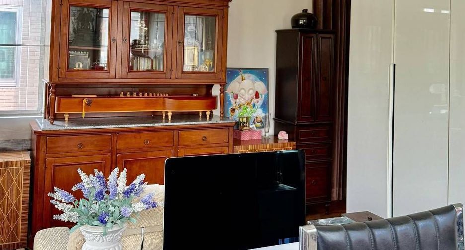 Haus zum Kauf mit 4 Zimmer in Sai Mai, Bangkok