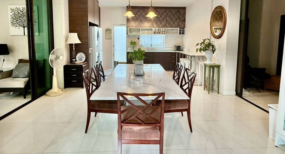 Haus zum Kauf mit 4 Zimmer in Sai Mai, Bangkok