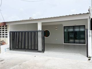 Casa adosada en venta de 2 habitaciones en Mueang Phuket, Phuket