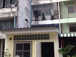 Local comercial en venta de 3 habitaciones en Sai Mai, Bangkok