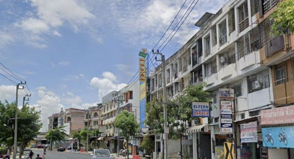 Local comercial en venta de 3 habitaciones en Sai Mai, Bangkok