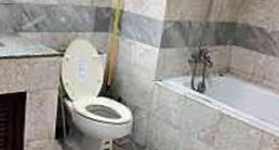For sale studio condo in Khlong Toei, Bangkok