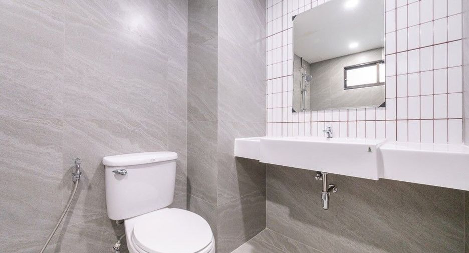 À vendre studio condo à Thon Buri, Bangkok
