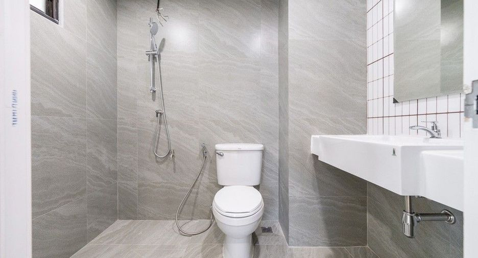 À vendre studio condo à Thon Buri, Bangkok