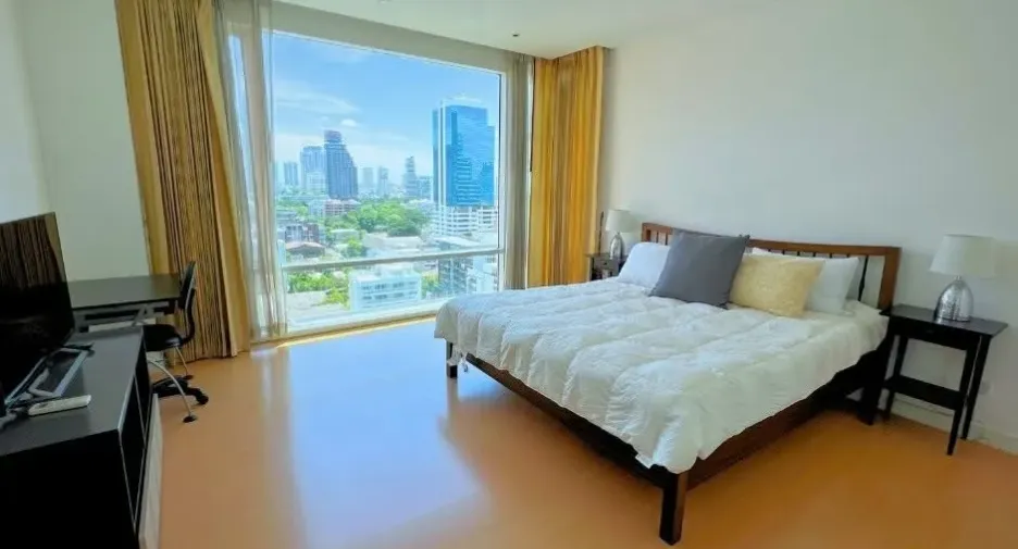 For sale 2 bedrooms condo in Khlong Toei, Bangkok