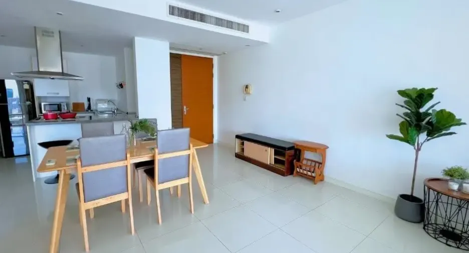 For sale 2 bedrooms condo in Khlong Toei, Bangkok