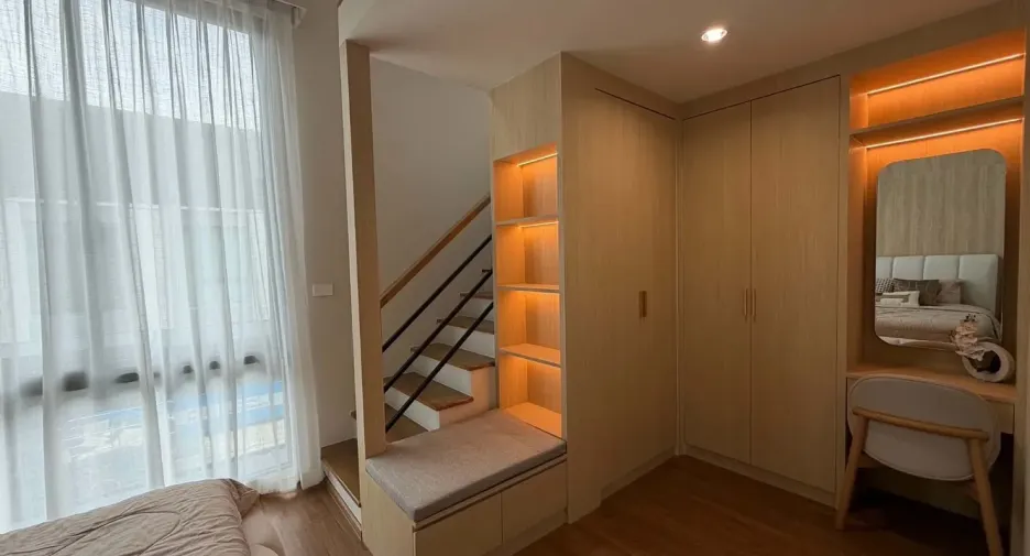For rent 3 bedrooms townhouse in Bang Phli, Samut Prakan