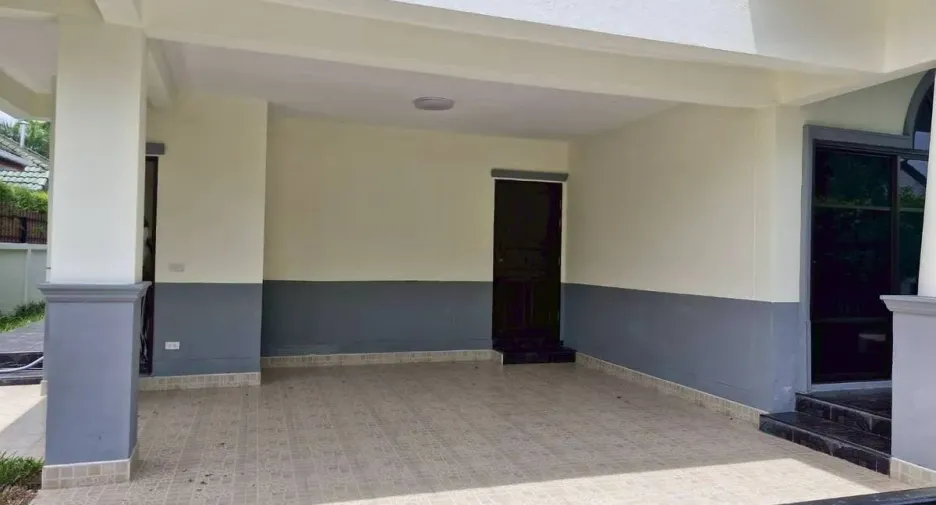 For rent 4 bedrooms villa in Huay Yai, Pattaya