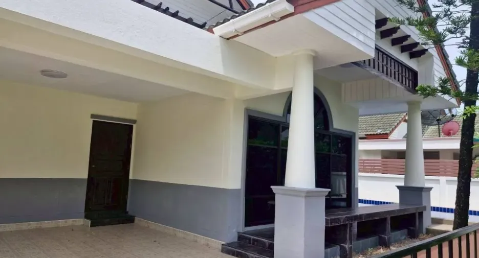 For rent 4 bedrooms villa in Huay Yai, Pattaya