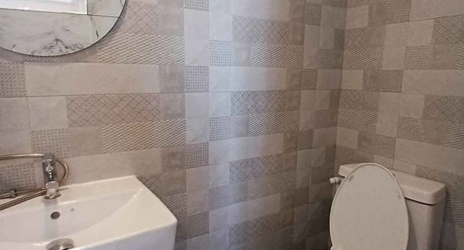 For rent 3 ベッドルーム condo in Phra Khanong, Bangkok