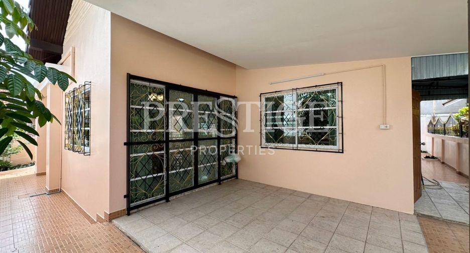 For rent 3 bedrooms house in Bang Lamung, Chonburi