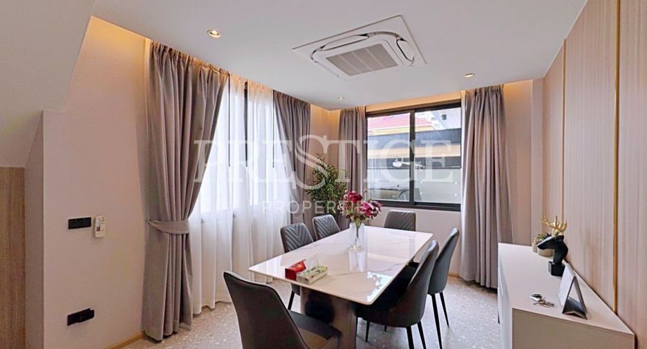 For rent 4 bedrooms house in Jomtien, Pattaya