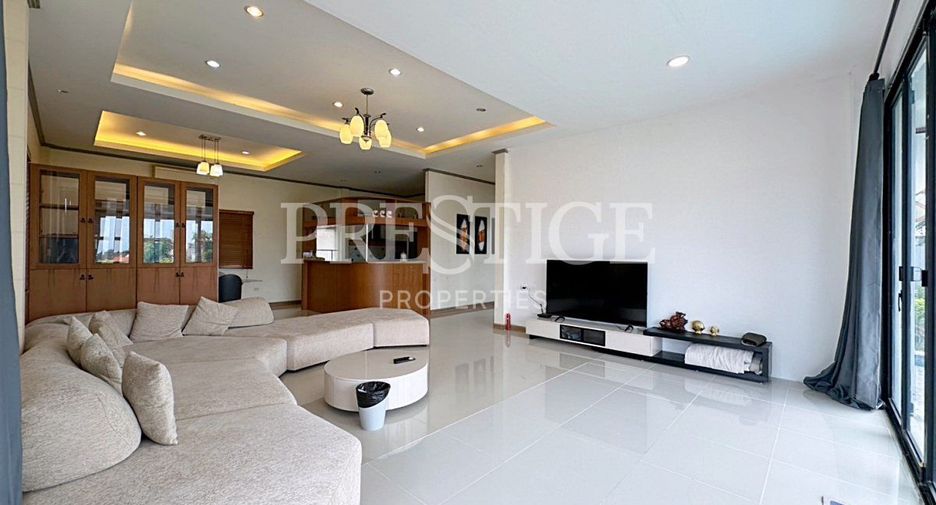 For sale and for rent 6 bedrooms house in Bang Lamung, Chonburi